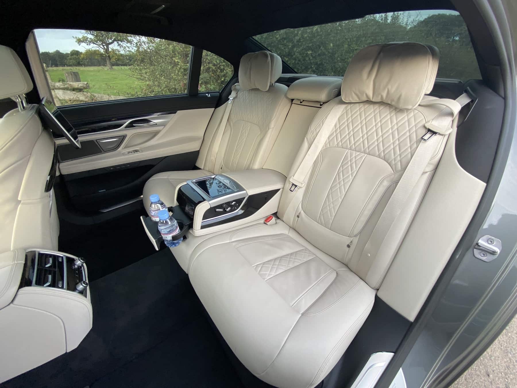BMW 7 series Chauffeur car luxury interior