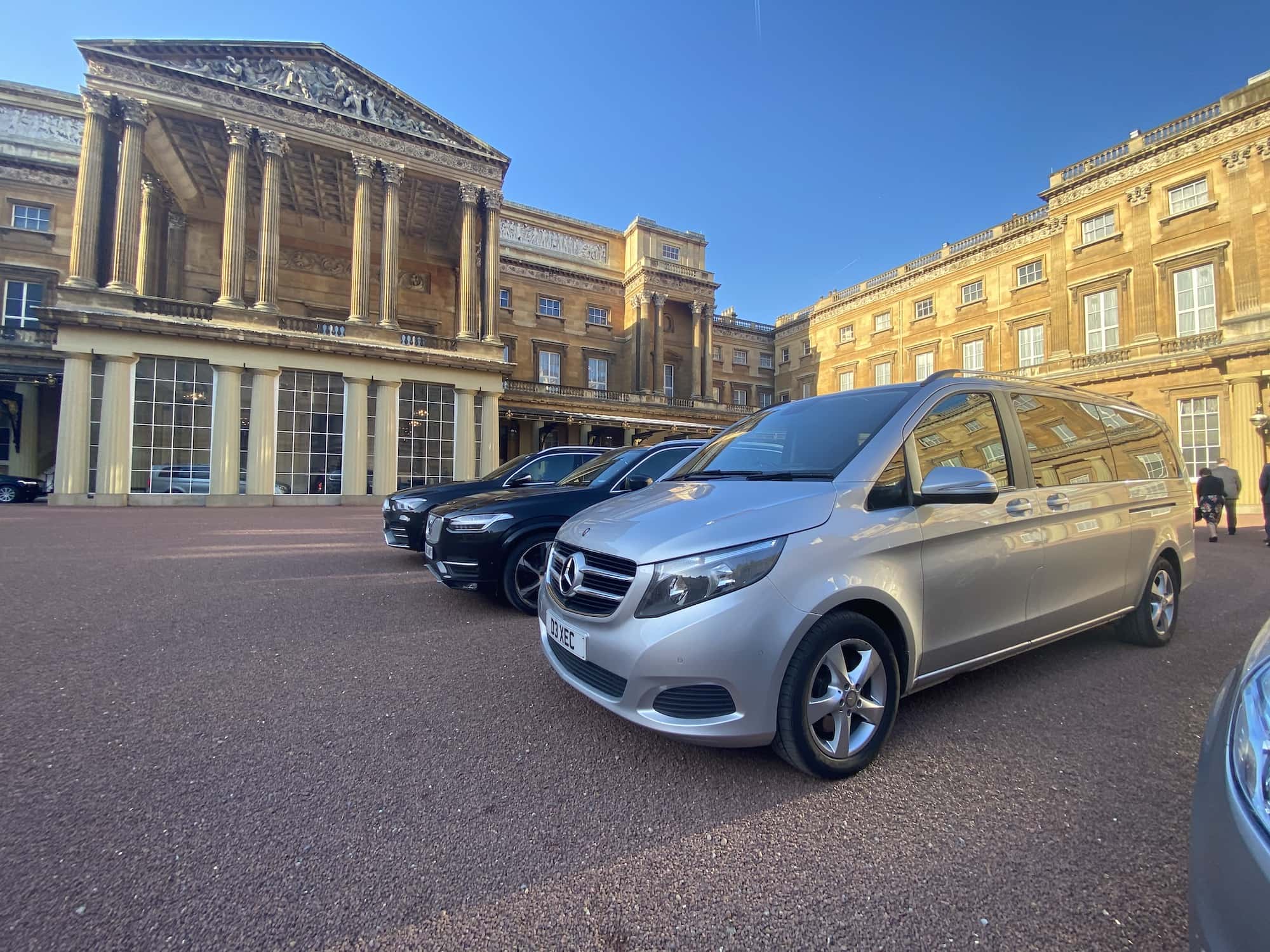 A52 Executive Cars Mercedes V Class MPV at Buckingham Palace